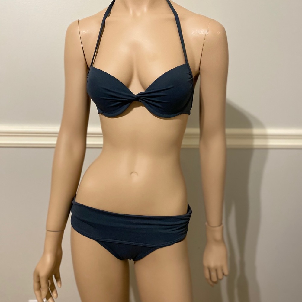 Vitoria’s Secret Bikini push-up swimsuit